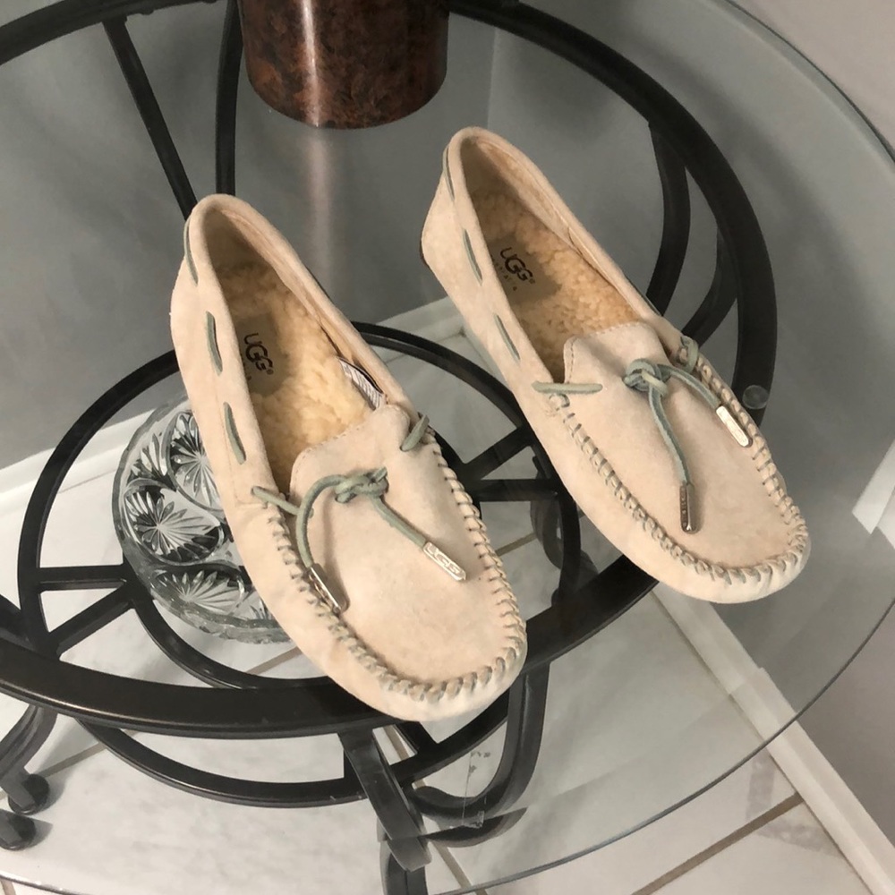 ❌ SOLD ❌UGG AUSTRALIAN MOCCASIN